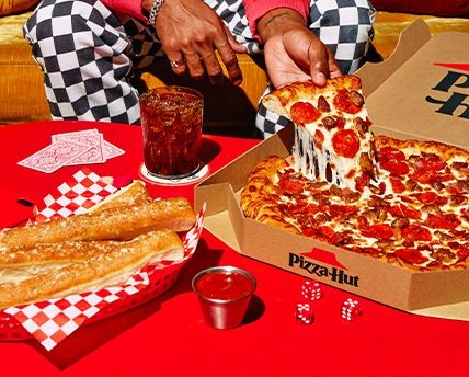 Which Wines Pair Well with Specialty Pizzas Offered in Fairfield 