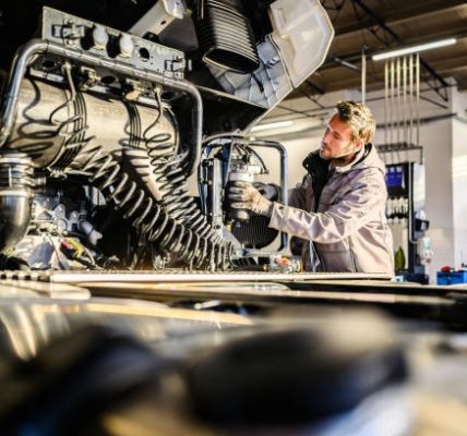 Understanding How a Transmission Jack Works Baseballes Explained